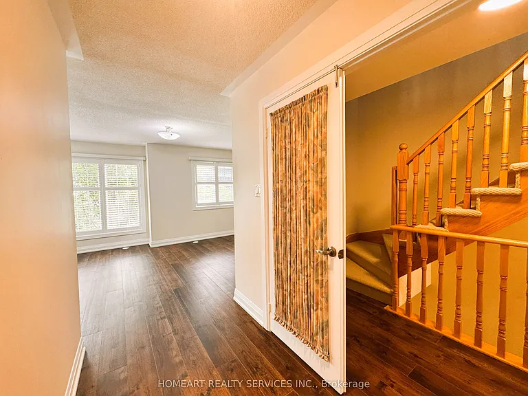 32 Glendora Ave — Photo 24