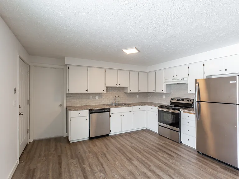 3507 E 57th Ave — Photo 17