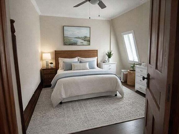 2nd image of 2028 Carter STREET