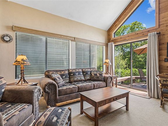 3rd image of 1735 Snowfield Dr