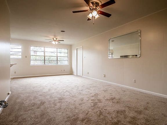 2nd image of 1415 Mimosa Ln