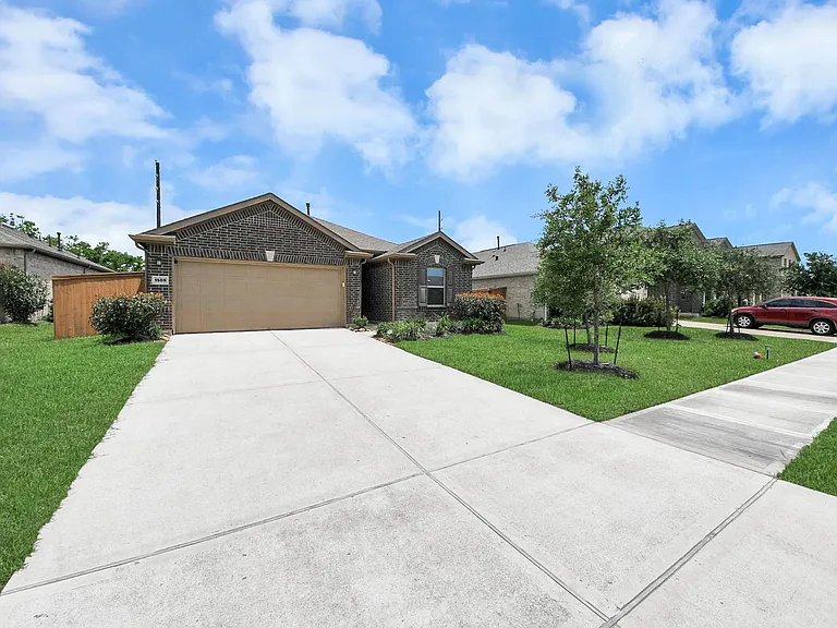 1509 Portola Dr — Photo 3