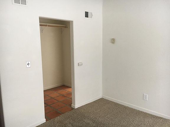 5th image of 2117 Front St APT 11