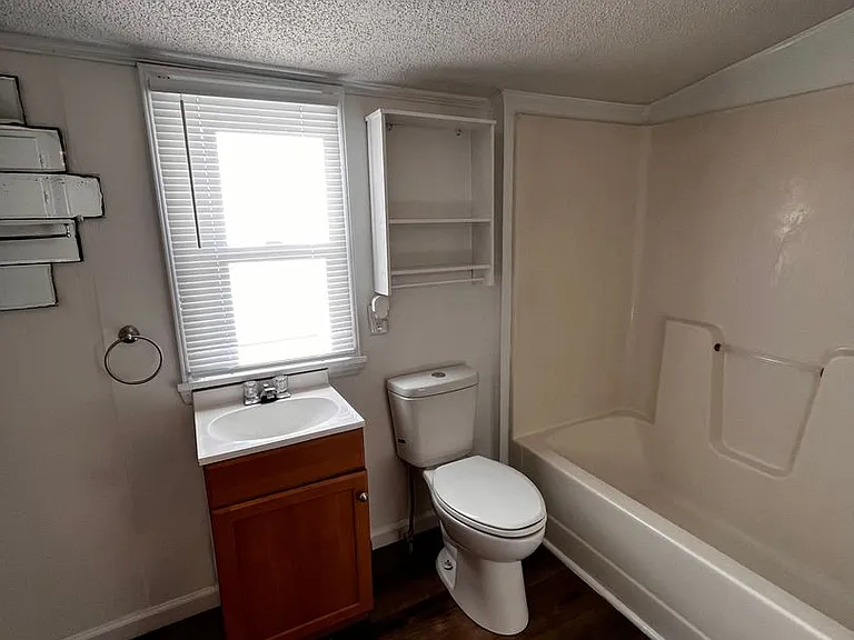 1508 Bay St — Photo 12