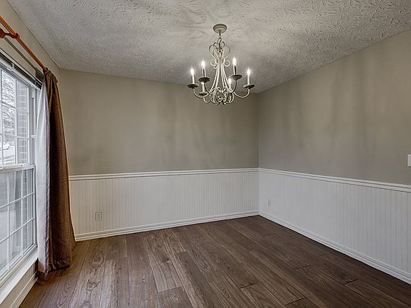3rd image of 23 Southwood Dr