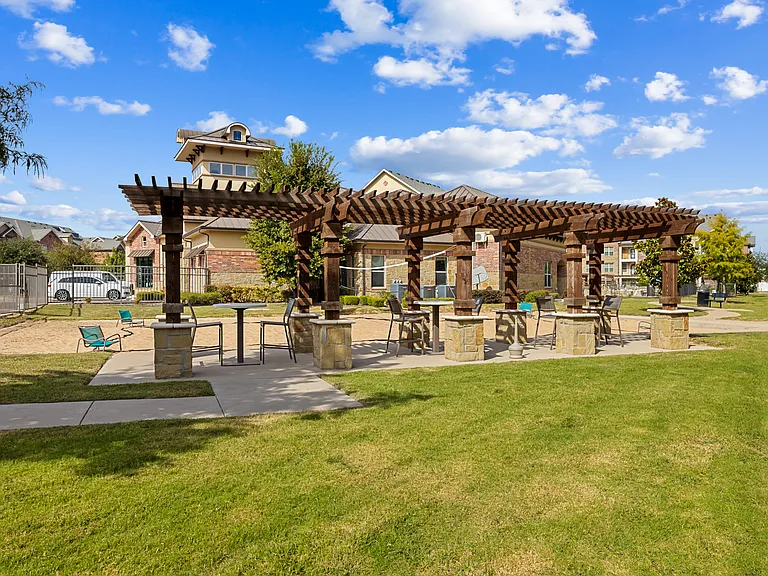 Peaceful outdoor gathering spaces enhance the lifestyle at Auberge of Burleson.