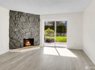 21615 80th Ave W APT 101, Edmonds, WA 98026