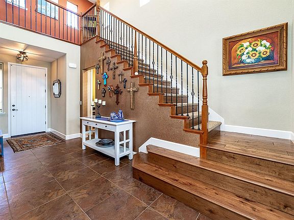 3rd image of 3576 Leonardo Way