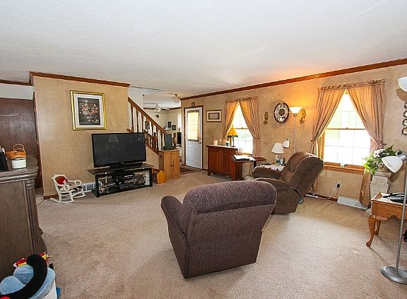 3rd image of 157 Chesapeake Ct