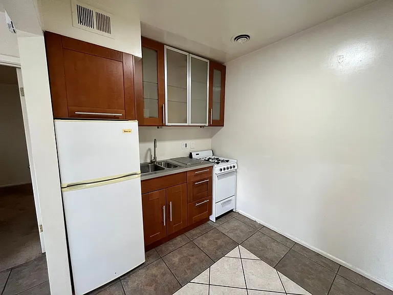 127 S Carney Ave #D — Photo 5