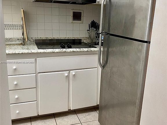 5th image of 1200 W Avenue 1528