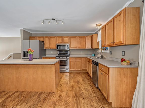 3rd image of 5 Levant Heights Drive