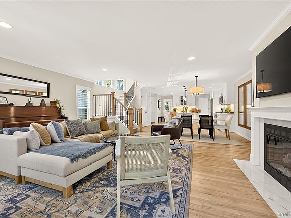 3rd image of 4 Parkridge Court