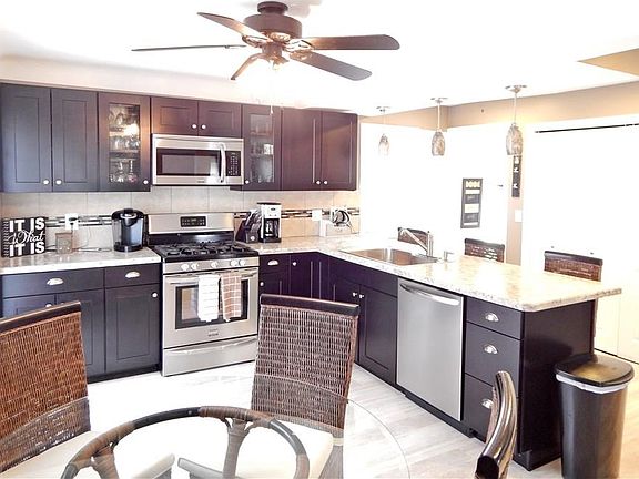 3rd image of 3911 Dawnshire Dr