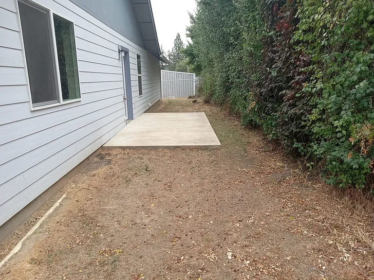 1424 Gleason Ave — Photo 6