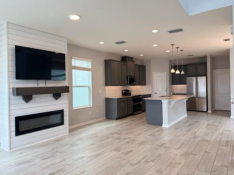 730 Rivington Ave — Photo 8