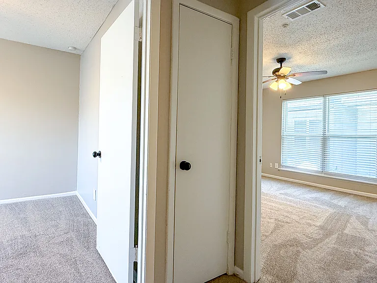 Ingleside Gardens Apartments — Photo 32
