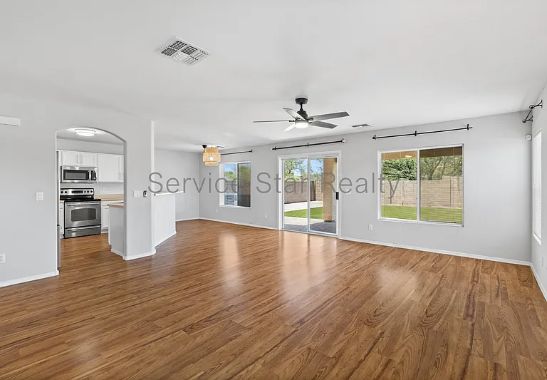 22368 W La Vista Cir — Photo 5