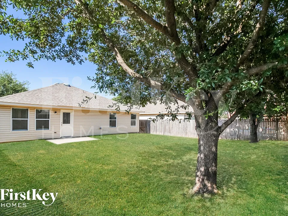 1105 Eagle Claw Dr
