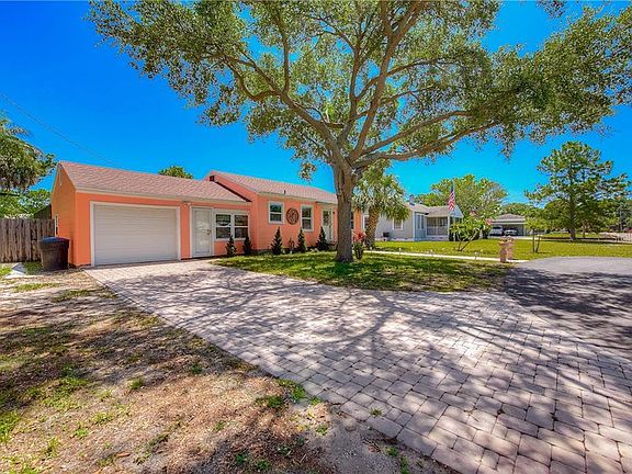 4th image of 5929 Gulfport Blvd S