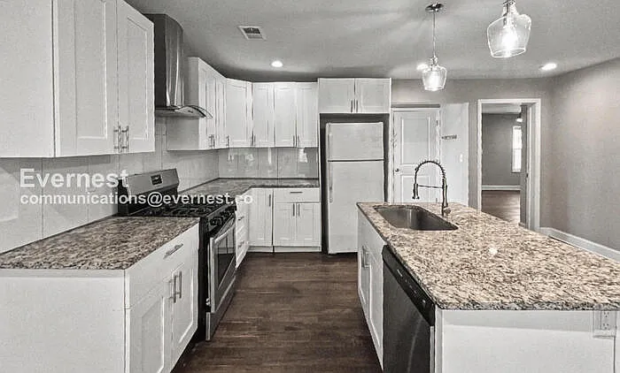 3 bed, 2.0 bath, 1500 sqft, $1,995 — Photo 2