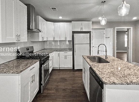 2nd image of 155 Rosser St SW