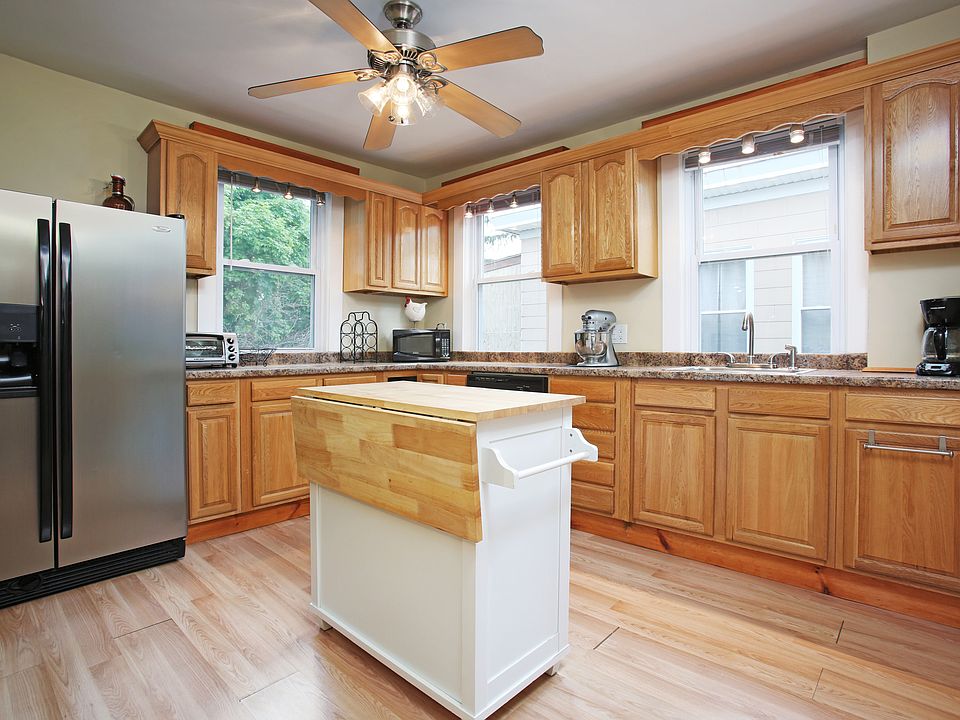 1st image of 390 Salem Street #3