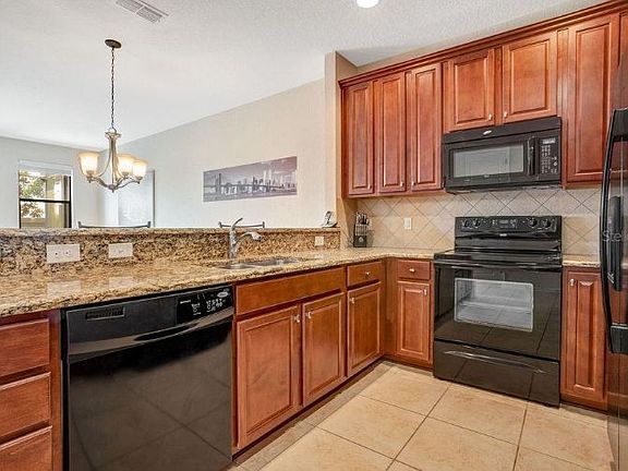 4th image of 8106 Prestbury Dr