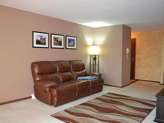 3rd image of 1618 S 115th Ct APT 201