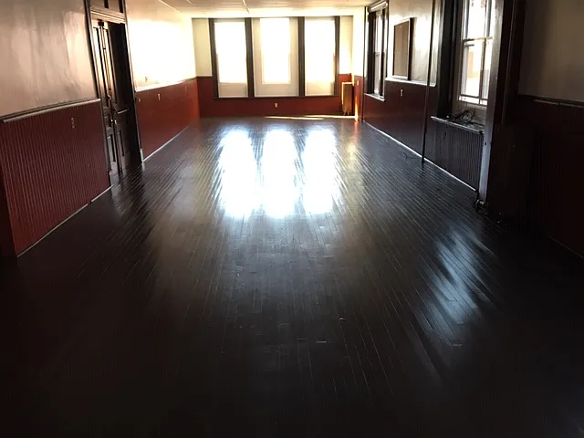 512 W Main Street — Photo 2