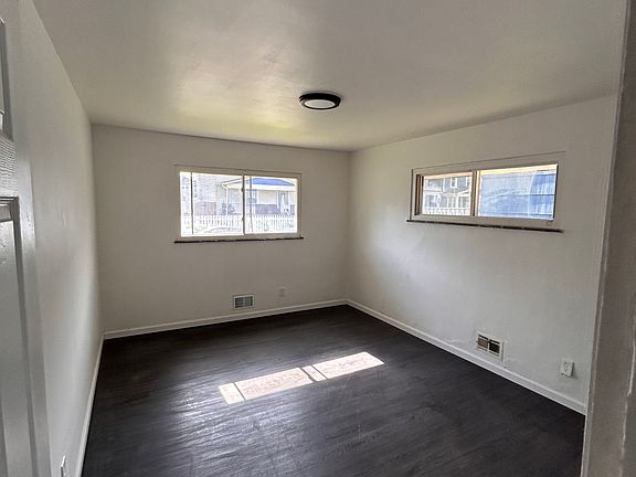 3rd image of 112 S Warren Ave #106