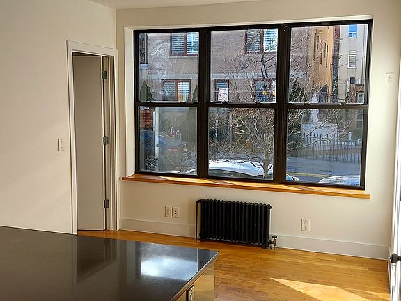 2nd image of 608 Humboldt St #1B
