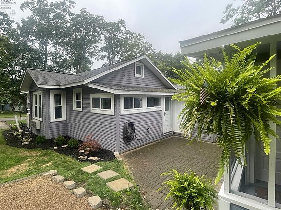 4th image of 561 Jasmine Ave