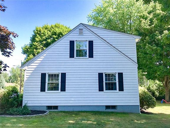 5th image of 39 Cadoret Dr