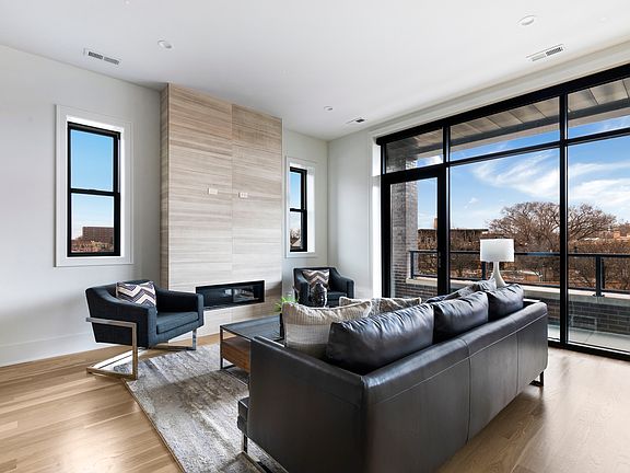 2nd image of 2474 N Lincoln Ave #4N