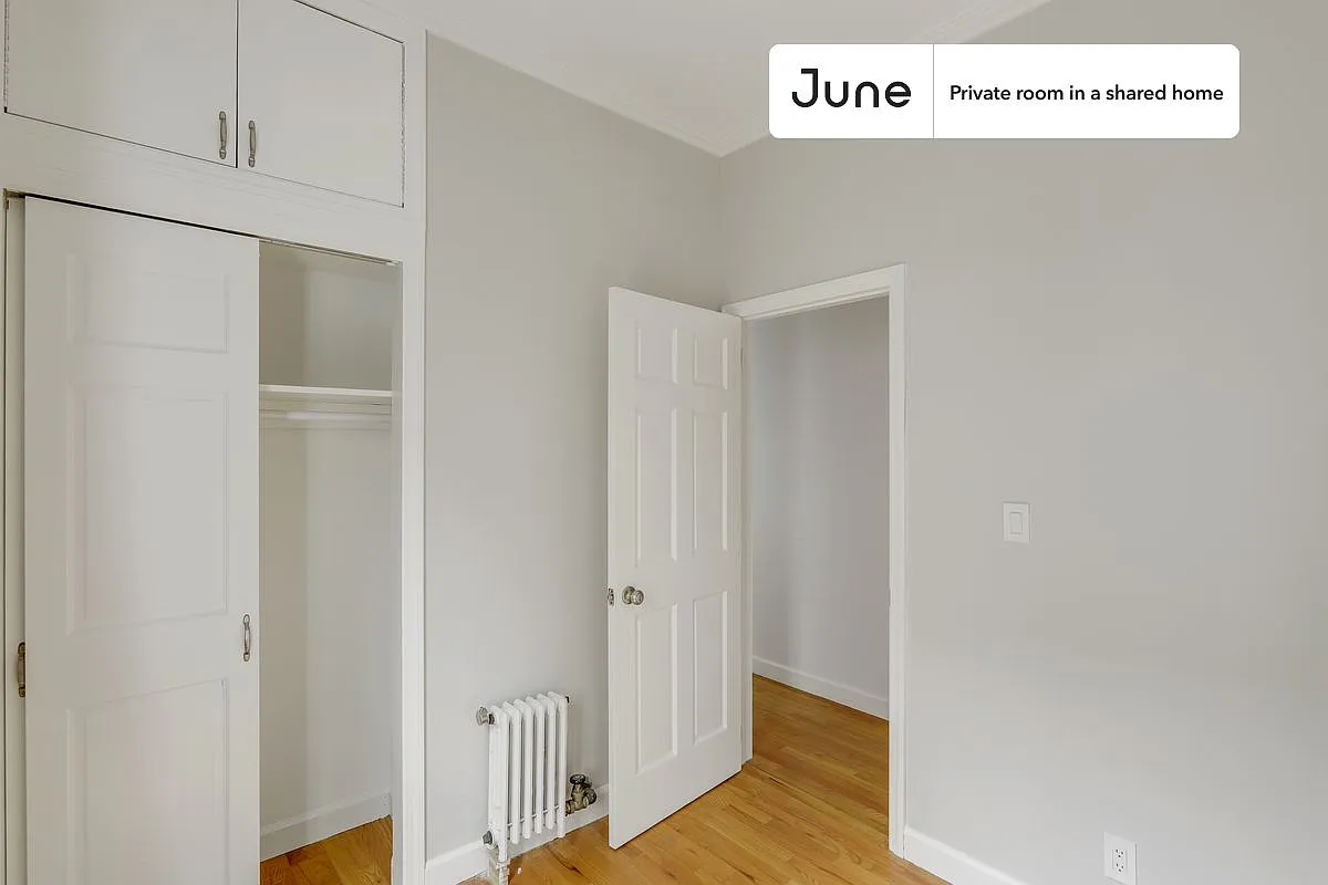 Full bedroom in 4 bed/1 bath home in Hamilton Heights #779 A — Photo 3