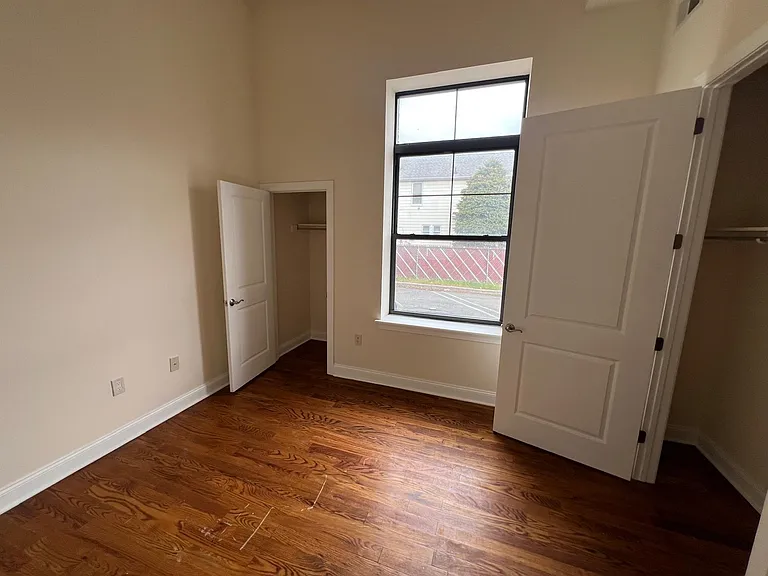 42 E 13th St #5 — Photo 3