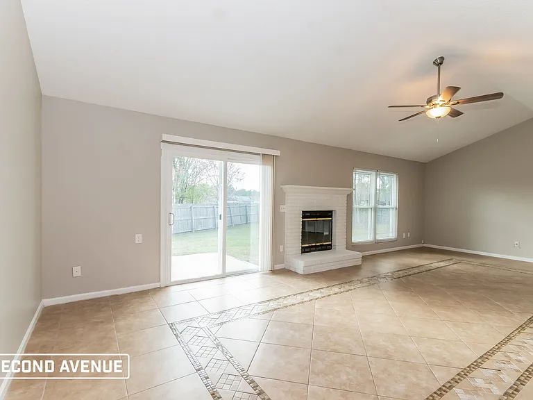 8236 Hot Springs Dr N — Photo 4