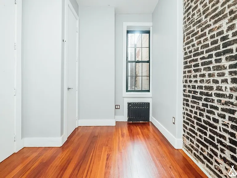 1013 Pacific St #1R — Photo 10