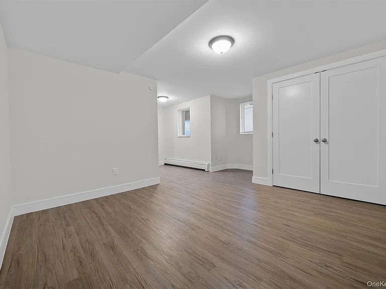 135 Beekman Ave #LR — Photo 14