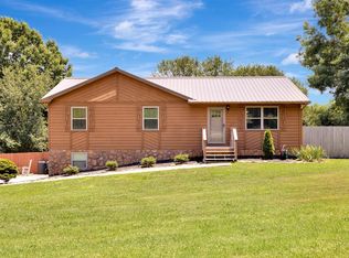 1228 Apple Creek Dr, Louisville, TN 37777