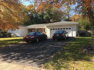 61 Deacon Dr, Hamilton, NJ 08619