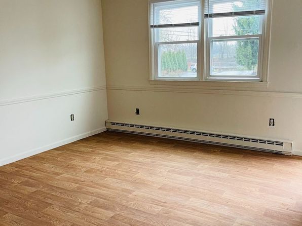 100 E Riverside Dr APT 6, Bridgewater, VA 22812