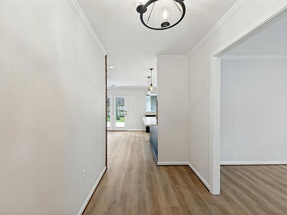 5th image of 5933 Birdwood Rd