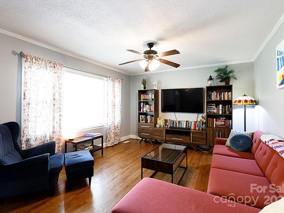 4th image of 905 Kentwood Dr