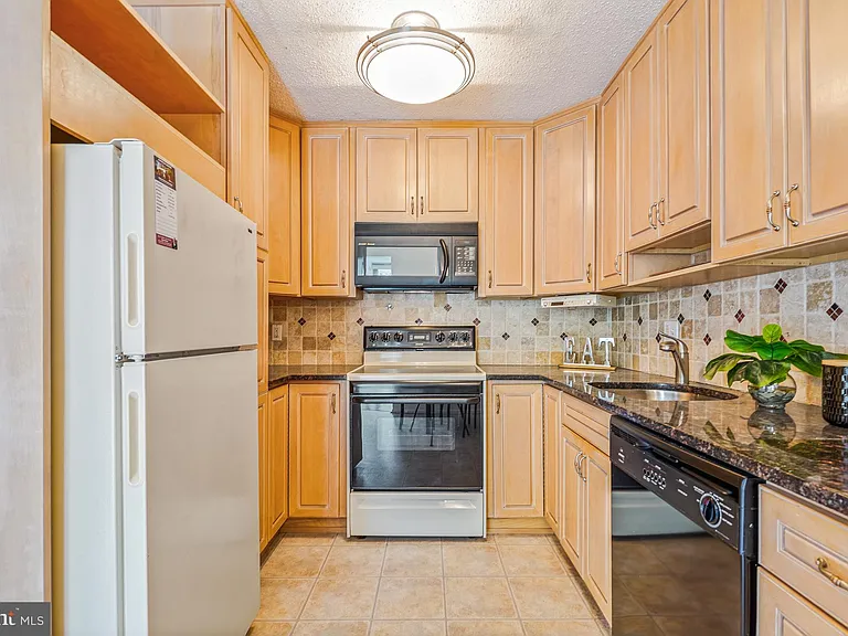 7401 Westlake Ter #215 — Photo 16