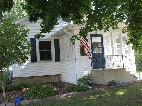 227 S State St, Waupun, WI 53963