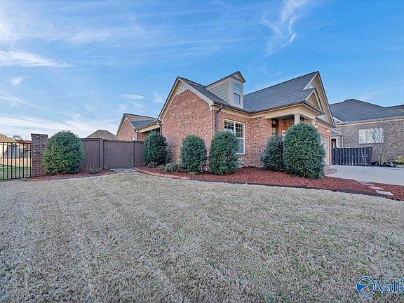 4th image of 803 Box St