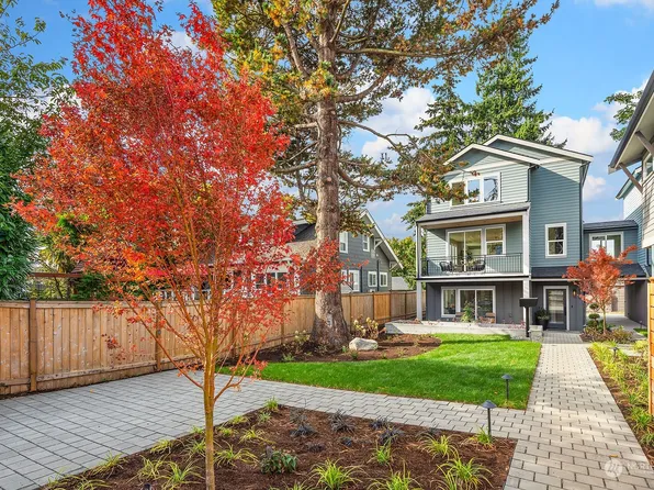 8809 Wallingford Avenue N, Seattle, WA 98103