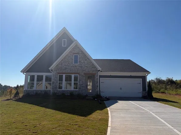 29 Bobwhite Ct, Hoschton, GA 30548
